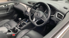 Nissan Qashqai 1.3 DiG-T N-Motion 5dr Petrol Hatchback